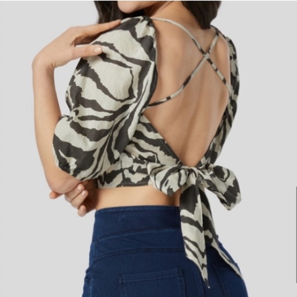 HALARA Tops - HALARA NWT Boho Beach Zebra Puff SLV Tie Back Square Neck Brown/Tan Crop Top XL